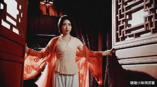 朱珠|被誉为中国第一美女,与法拉利总裁谈恋爱,朱珠到底靠的是什么?