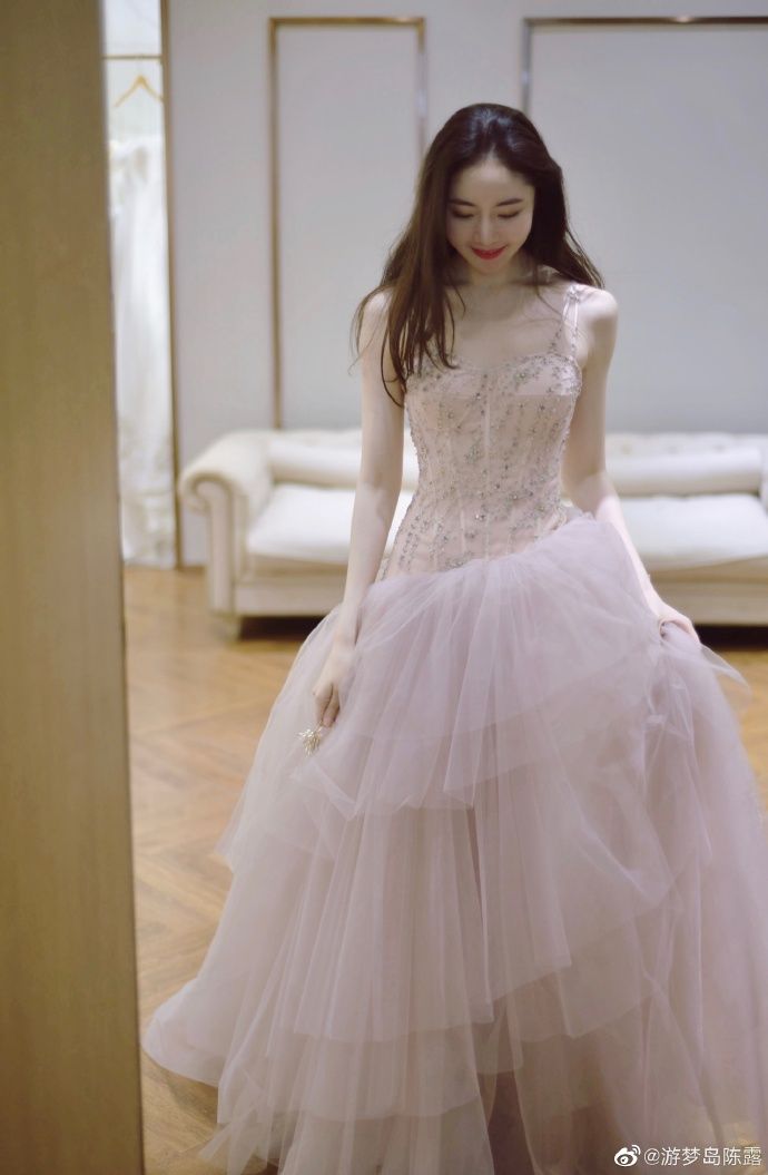 霍尊|前女友爆料霍尊劈腿，反悔给900万分手费，却念旧情不放实锤