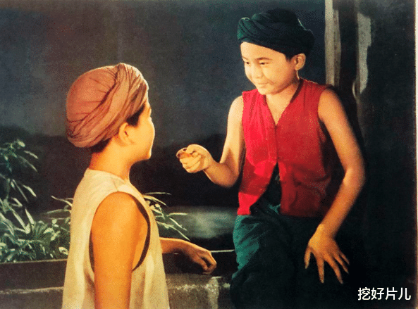 八一|八一厂的高票房电影,你上小学都被组织看过,第四部观影人次30亿