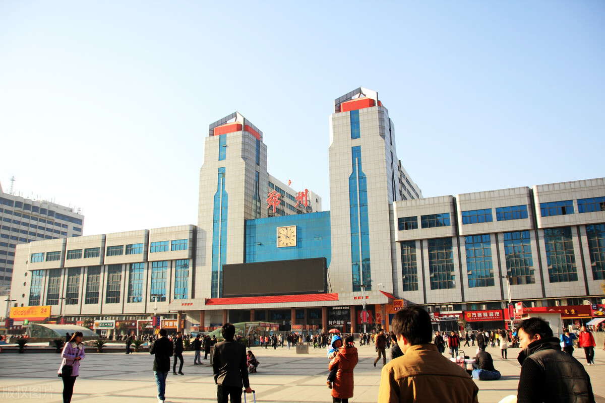 老牛论道 1200万郑州人,每天都是谁在坐公交,又是谁在坐地铁?