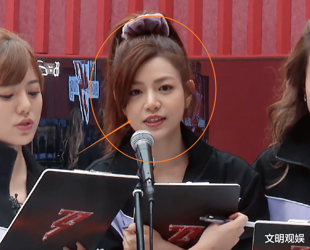 高马尾|37岁陈妍希梳减龄高马尾，放大细看她的脸部状态，说18岁都嫌多