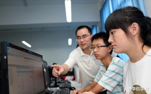 老李侃学习|副教授“跳槽”在中小学当教师，是“大材小用”，还是“向钱看”