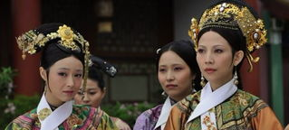 阳光语言矫正说|清宫的嫔妃脖子上都系一条白领有什么用?除了美观,更为方便皇帝