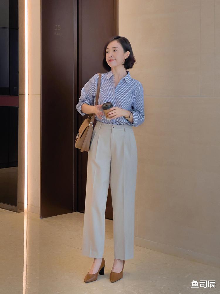 鱼司辰 秋季穿搭指南,绿色针织开始搭配白裤子高级洋气,出乎意料的美