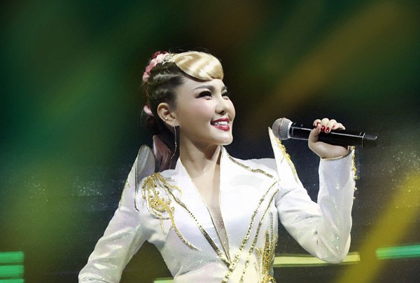 乌兰图雅|著名歌唱家乌兰图雅，将歌声唱出草原，却留不住心上人