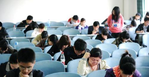 高秀花说育儿|学费2万的“三本”VS学费5千的大专，聪明的学生，都会这么选