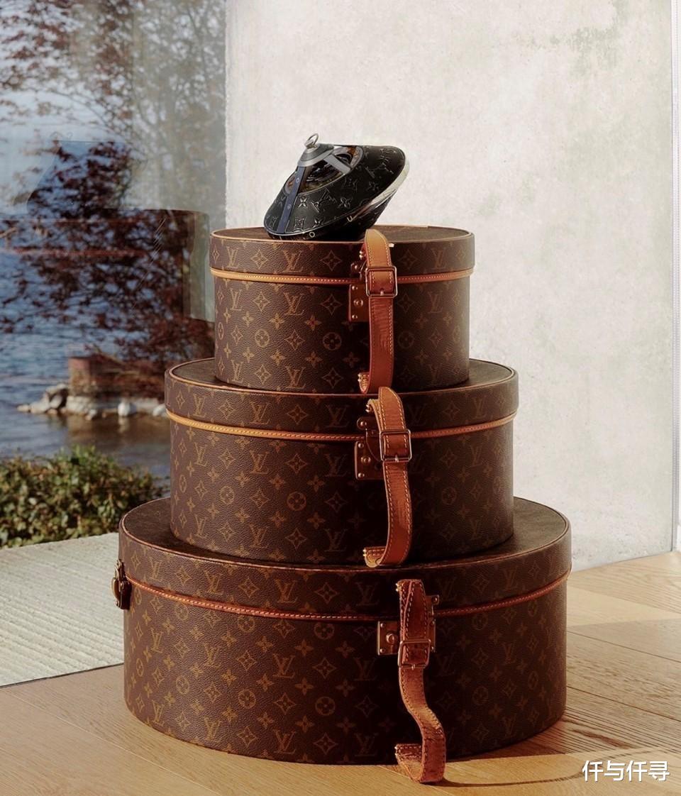 仟与仟寻 今年耳环怎么买？没有穿耳洞也能轻松驾驭耳骨夹，明星网红都在戴