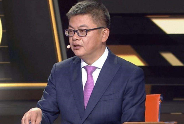 斯蒂芬·库里|詹姆斯40000分，库里5000记三分，谁的记录更伟大？苏群一针见血