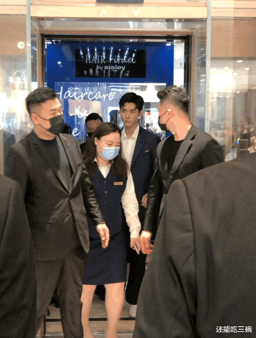 龚俊|龚俊线下活动现逆天颜值，偶遇他有多难？网友：在这就能看到