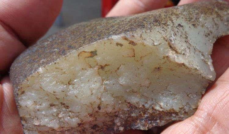 黄龙玉|玉石都很贵？别被骗了，这六种玉石根本不值钱！