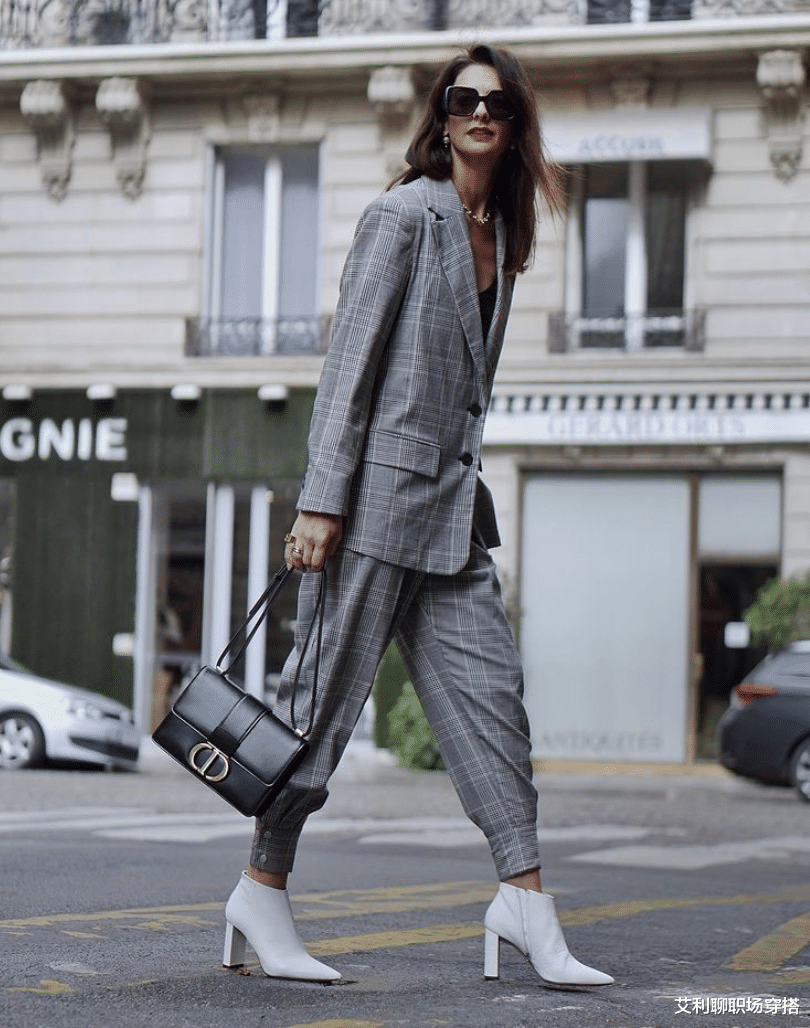 穿衣搭配|6款职场必备单品，让你拥有闪耀一整年的时尚风格，轻松成为时髦上班族
