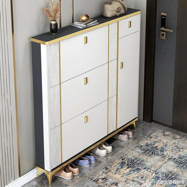 鞋子别乱堆门口了，学年轻人这么做，整洁美观省空间，太机智了