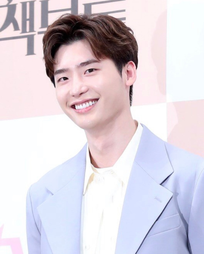 李钟硕|李钟硕新剧终于来了，剧中人物设定成亮点，这太让人心疼了