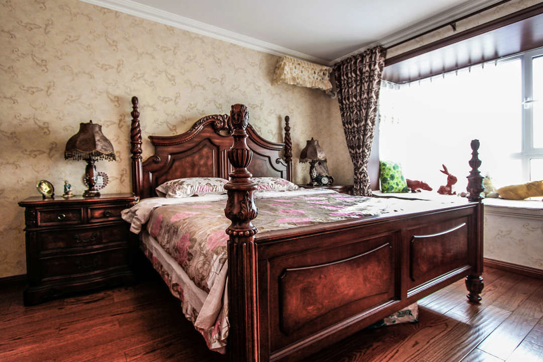 雕花美式与复古的结合，改造160平四居室，打造典雅的家居空间