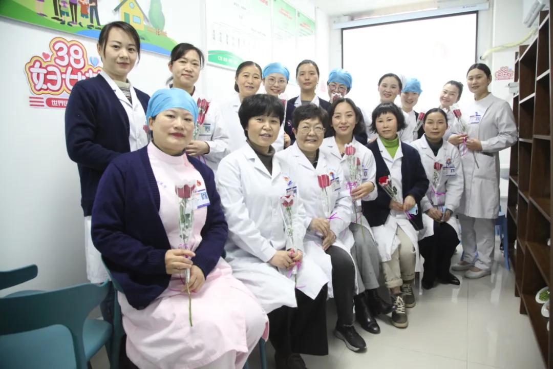 新报业传媒 世界因你而美丽——信阳市中心医院开展“三八”国际劳动妇女节主题系列活动