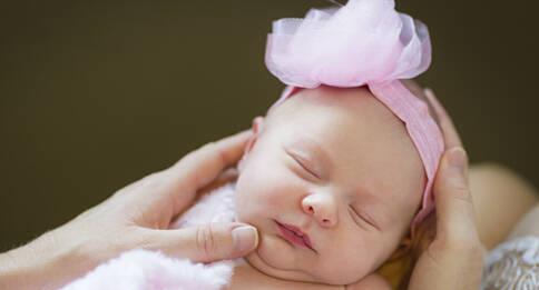 我是妈妈|夏天一到，宝宝就容易“淹脖子、淹大腿”，家长如何做好肌肤护理