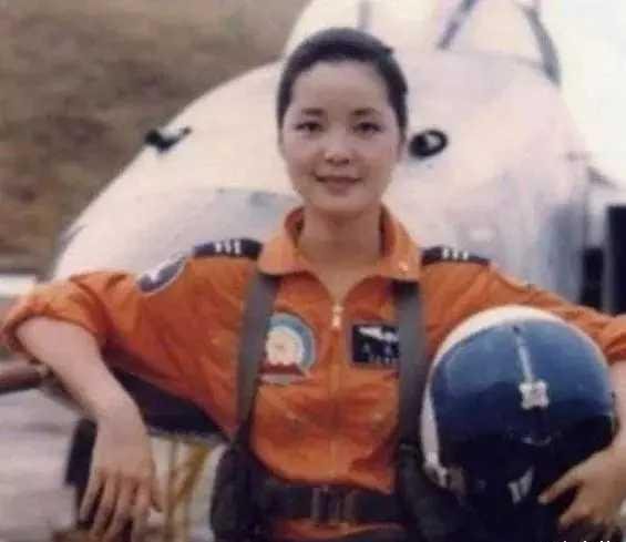 六小龄童|30年前被邓丽君亲一口的士兵发誓一辈子不洗脸，结果到底如何？