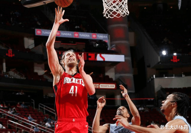 火箭隊(duì)|新援砍60+21+9，火箭交易撿到寶了！沃爾12中2，4失誤真的菜