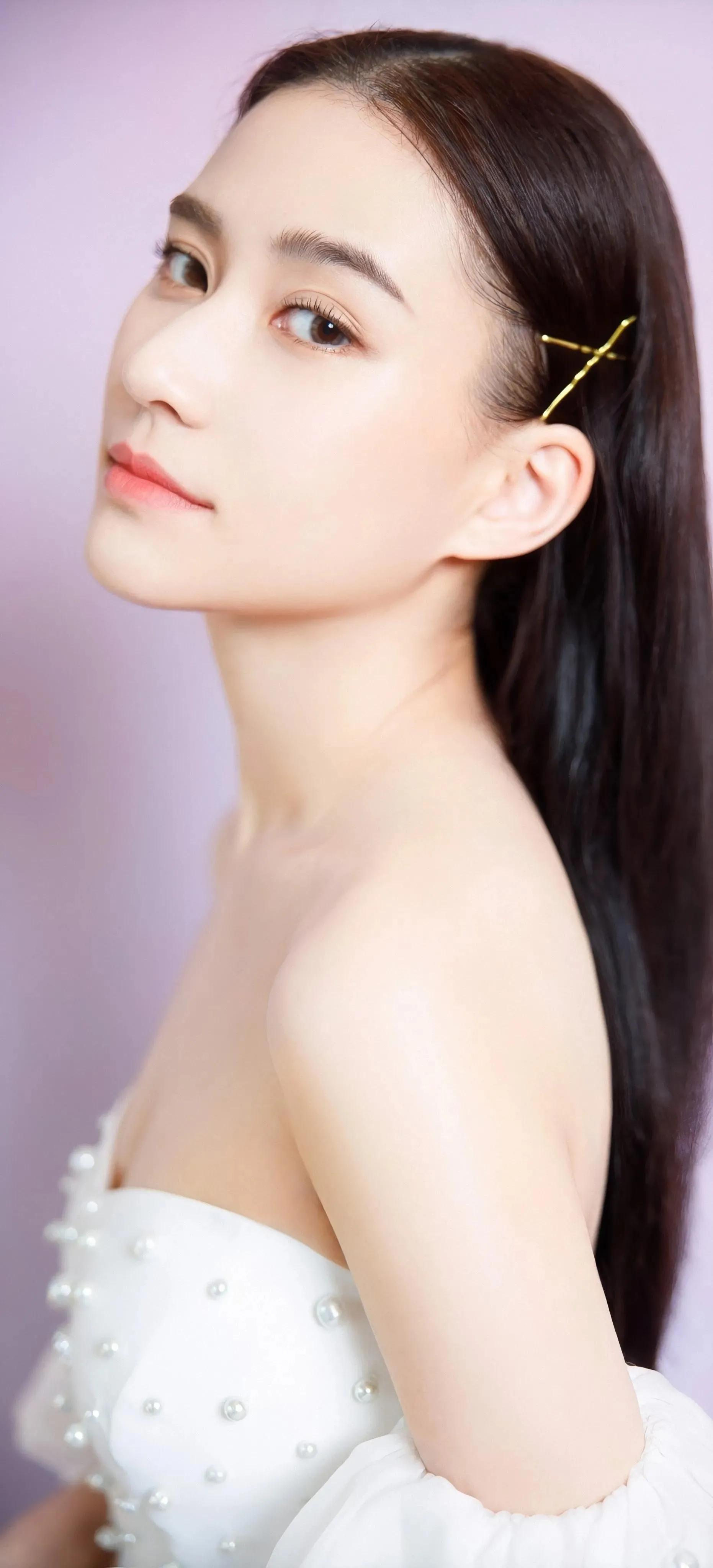 何超莲|何超莲太美太性感，“此女应是天上有，人间难得几回见！”