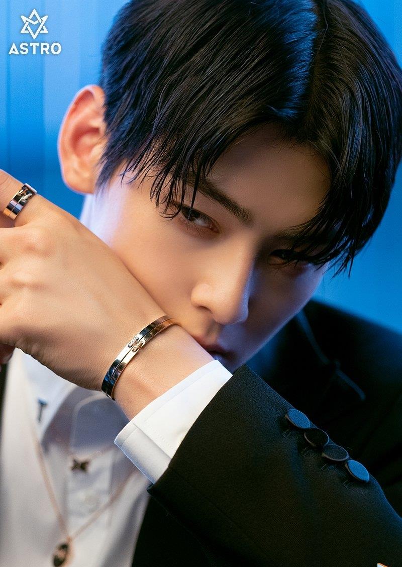 车银优|净化眼球!车银优画报花絮照公开,魅惑眼神超级撩,每张颜值爆击