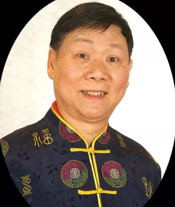 1983年5月黄俊英偕同杨达,林运洪和崔灵霄等牵头成立了广州相声艺术团