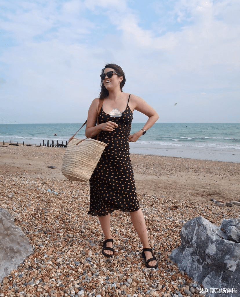 穿衣搭配|发现你的线条美,你会爱上自己独特的曲线感,这个微胖女孩带来全新穿搭灵感