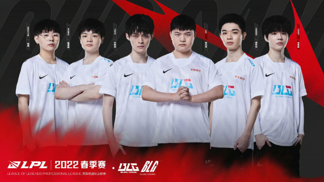 Uzi|“Uzi超越Gala再次刷新记录”，LPL各大AD韩服排位数据曝光，Uzi被doggo给逼急了！