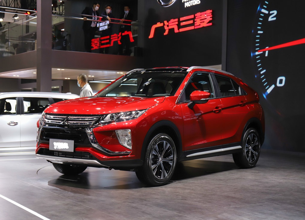 SUV|三菱发飙了！11万起，新SUV搭载跑车外观，悬浮式贯穿尾灯真帅！