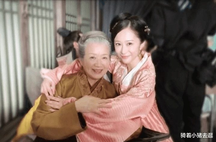 明星|她演遍“天下母亲”，张艺谋嫌她不像演员，如今76岁却无儿无女