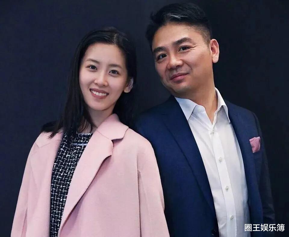 章泽天|豪门太太章泽天，新年照活力满分似少女，身材苗条女神范儿