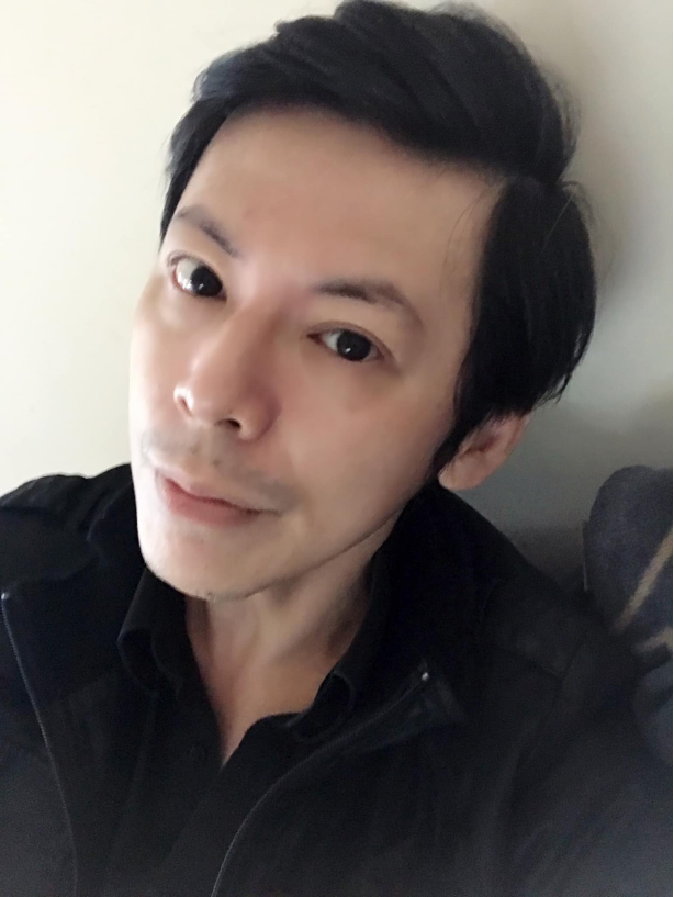 保安|47岁男星退圈当保安！工作12小时不觉辛苦，皮鞋脱胶都舍不得扔