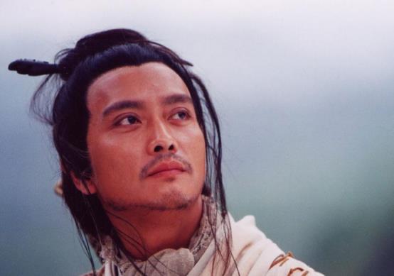 杨紫|他曾击败张国荣获得影帝，还曾演过胡歌的师父，却因救人而毁容