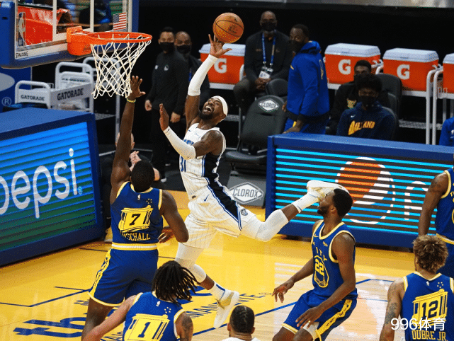 斯蒂芬·库里|感谢格林！就在今天，NBA历史第一的三分纪录，被库里追平了