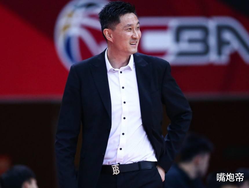 林书豪|书豪枯坐冷板凳！第一外援关键球又被弃用，5中1太软难挡杜锋广东
