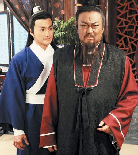 何家劲|“展昭”何家劲近照：一身肌肉帅气依旧，61岁仍单身只为等她？