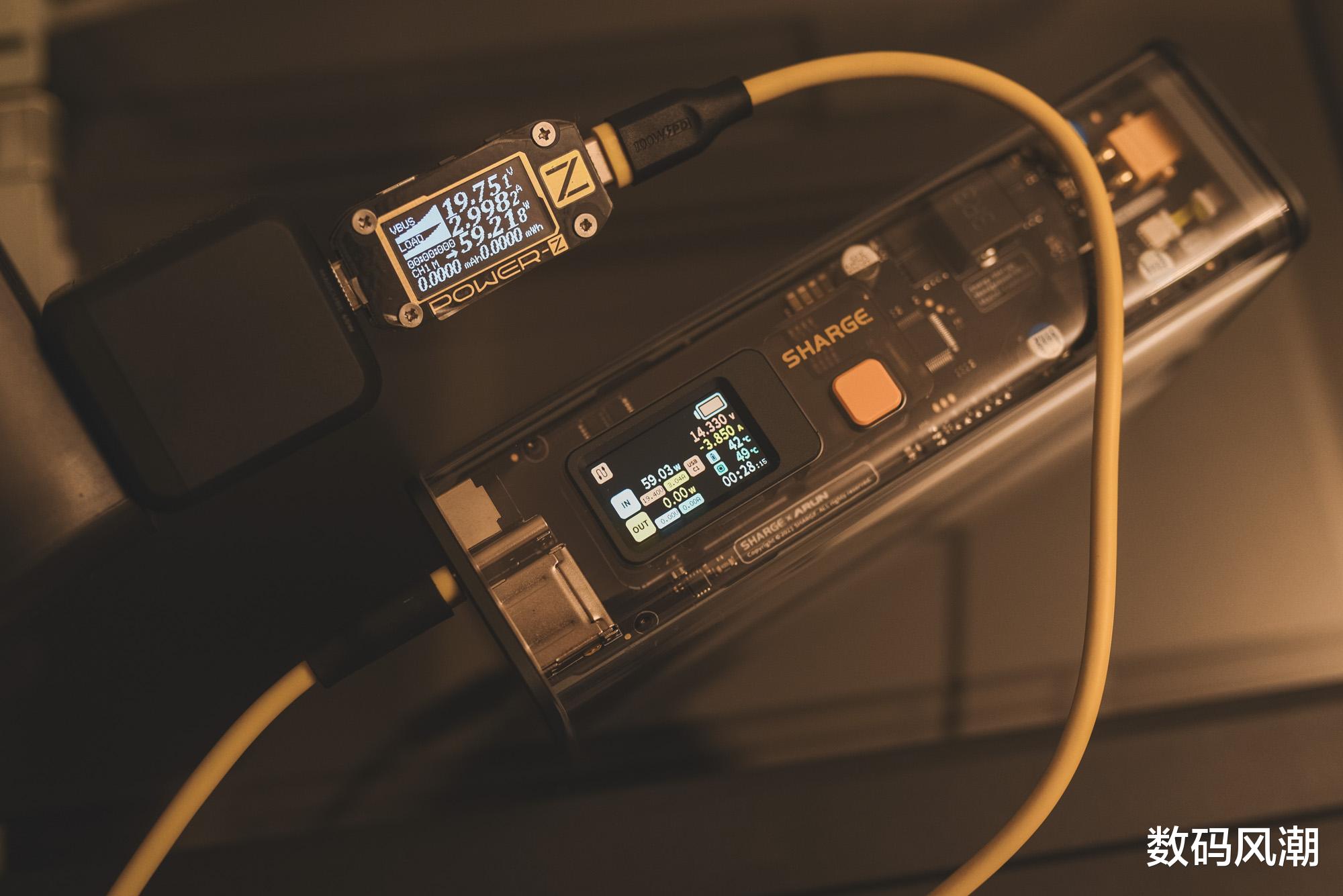 折叠屏|没有数码直男可以拒绝的新玩具，各项拉满的闪极100W超级移动电源