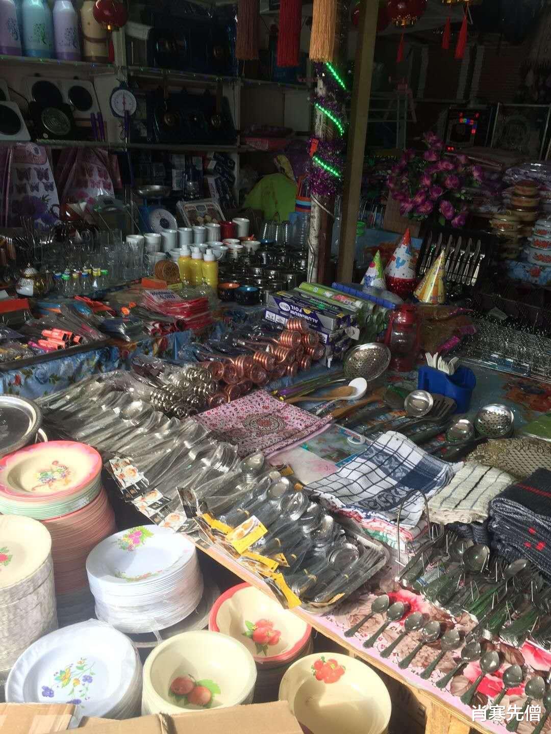 在非洲从商9年,货物每周都被偷,雇4个保镖看商店,现在想回国