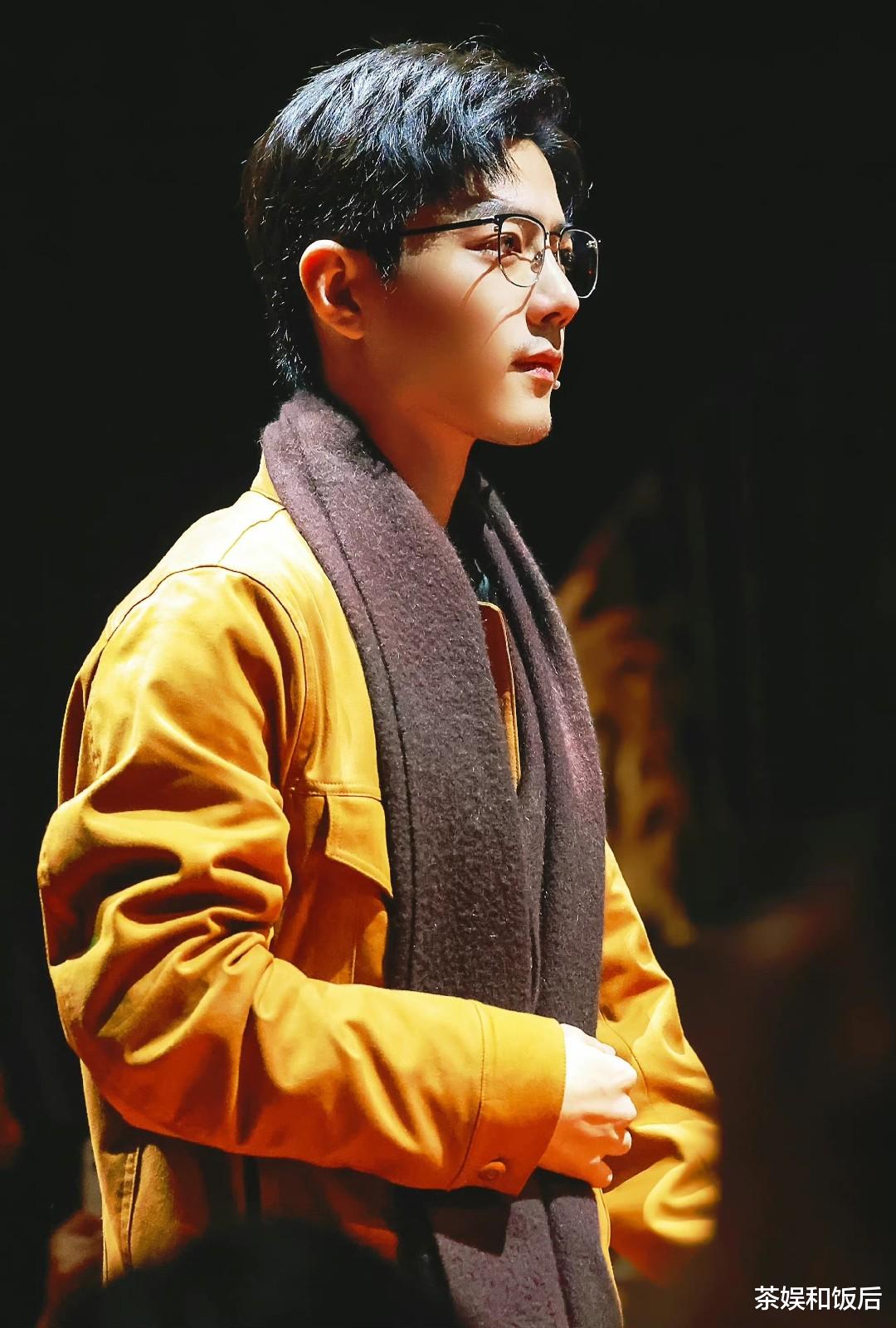 肖战|继“营销鬼才”后，小飞侠再出油菜花展，肖战：你们让我压力好大