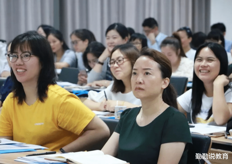 大学生村官|看似交口称誉的岗位，实际上就是“临时工”，不要当作是铁饭碗