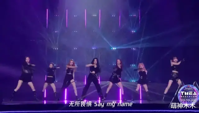 腾讯音乐娱乐盛典|TMEA音乐盛典状况多：话筒断音，观众席立荧光棒，女团被批夜店风