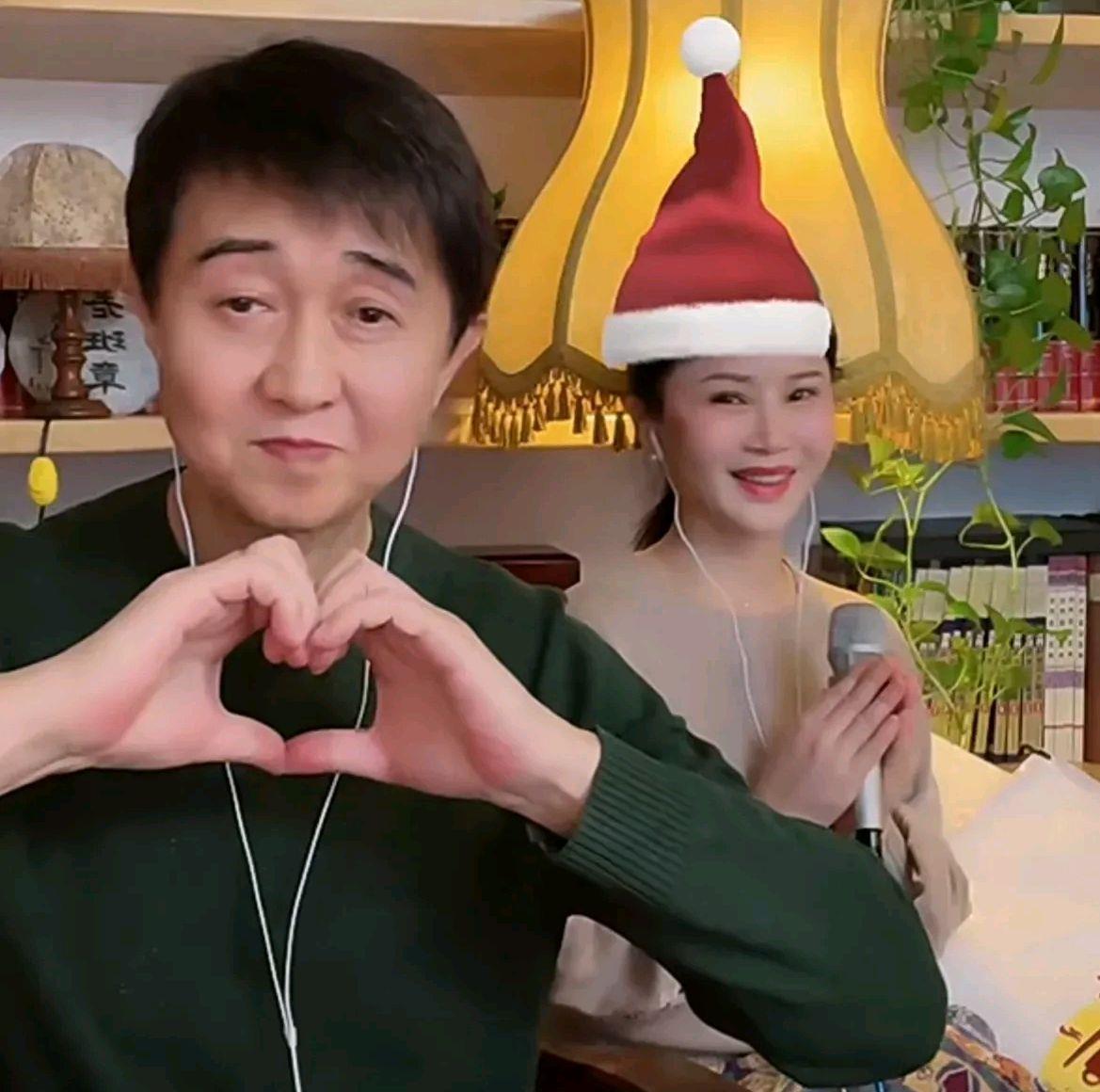 付笛生|付笛生夫妇直播唱歌，一粉丝刷礼物达一万元，两人在线比心让点歌