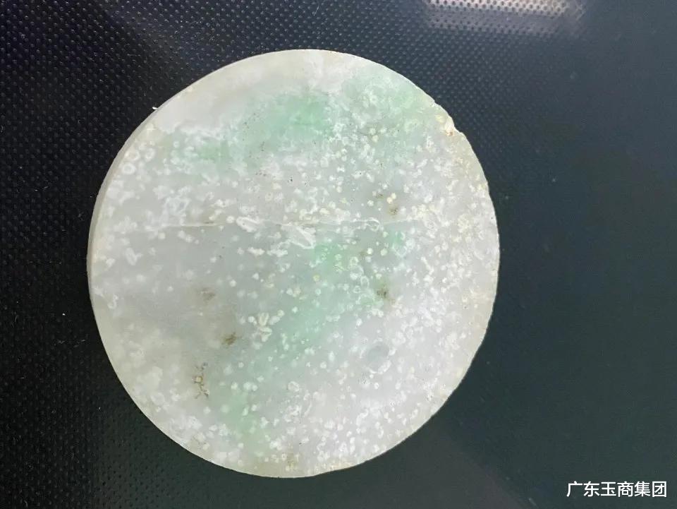 翡翠|同样产自缅甸矿区，这些玉石和翡翠有什么区别？