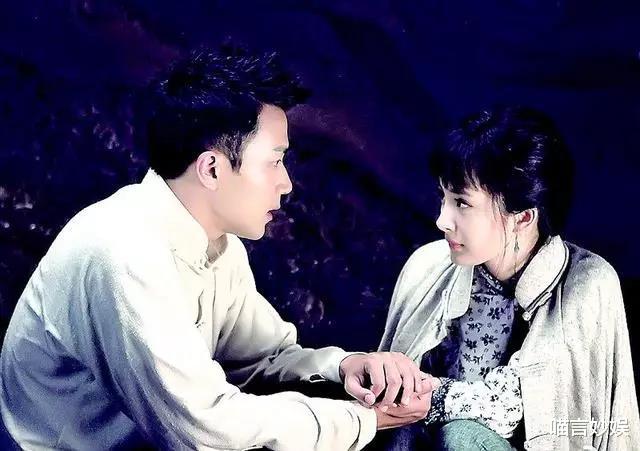 杨幂|谁能想到现在的事业女强人，早期也是个“恋爱脑”