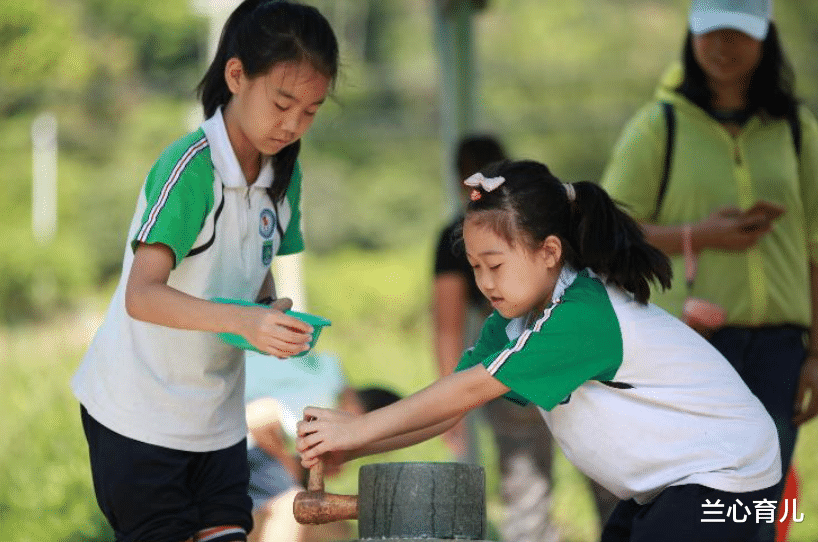 兰心育儿|女孩这一年龄还没到160厘米，或再难长高，找工作受限制