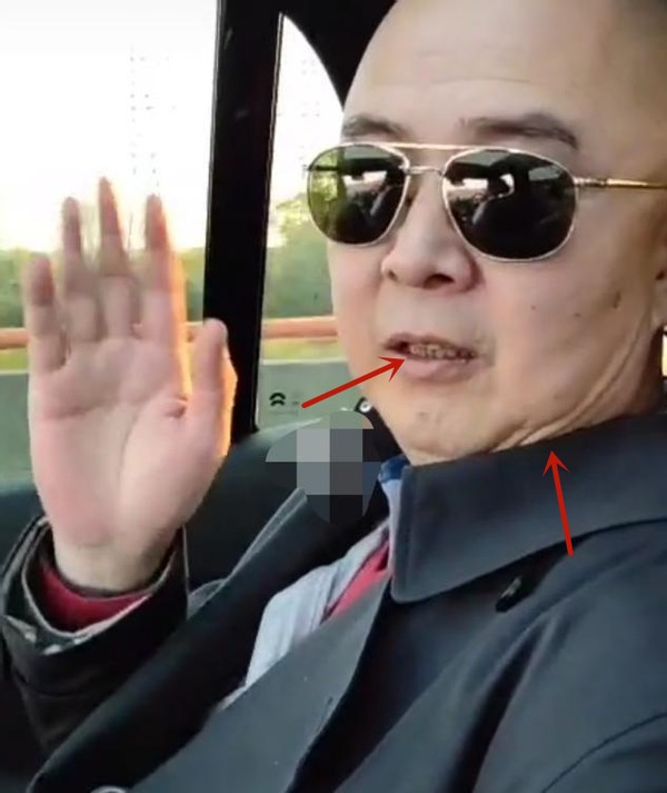 徐少华|62岁徐少华露面，给人签名被嘲披一身床单，网友：假和尚捞真金