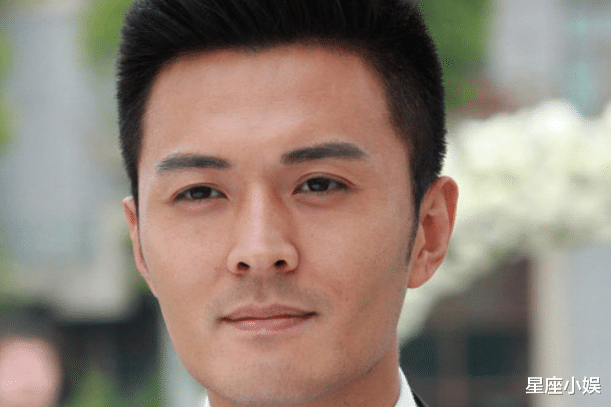 星座小娱 魅力型男于小伟，如今已经40多岁，每个阶段都让人喜欢