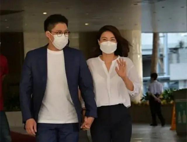 霍启刚|霍启刚晒3个娃“早餐照”火了，引网友称赞：这才叫豪门“炫富”