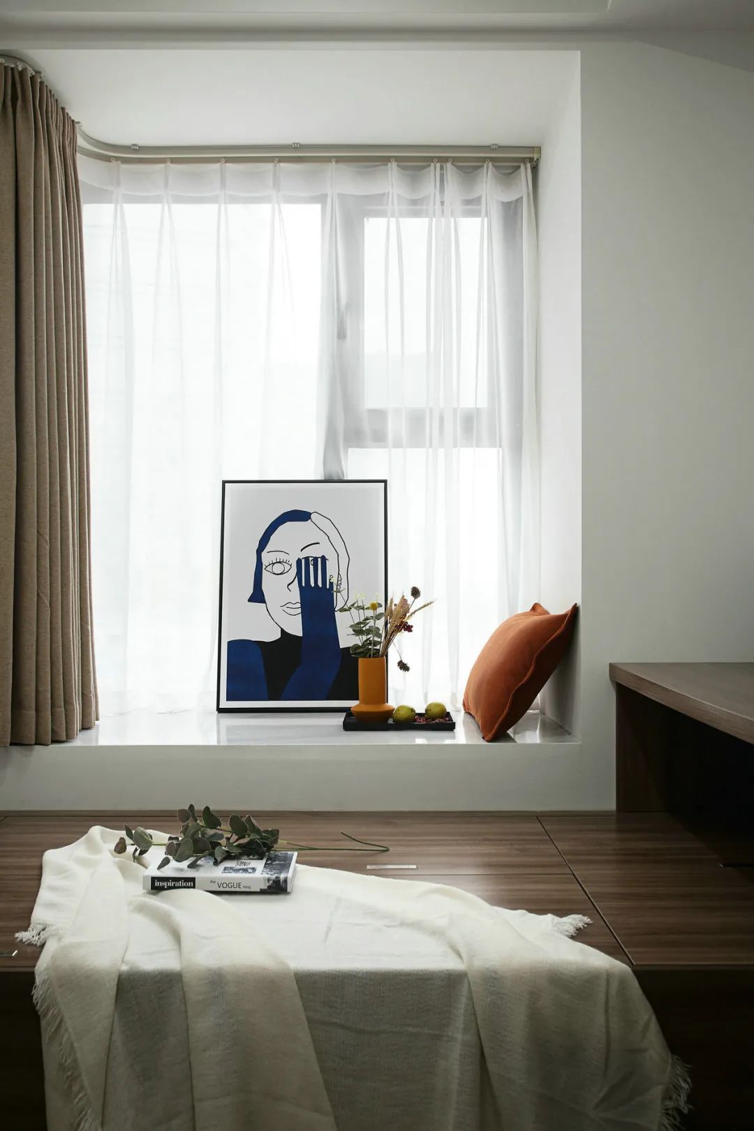 深海蓝+纯净白+静谧灰，慵懒的混搭风，不愧是宝藏好家！