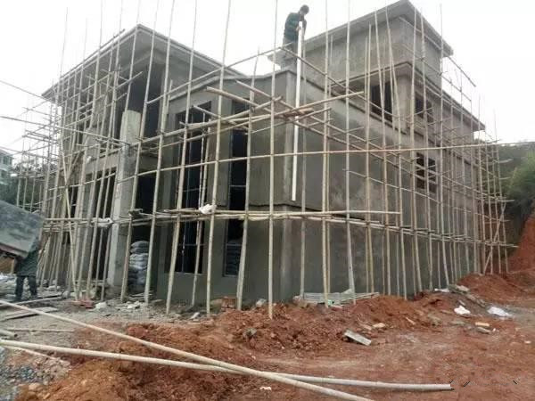 30万的农村自建别墅,山清水秀太赞了,城里人看了都得羡慕!