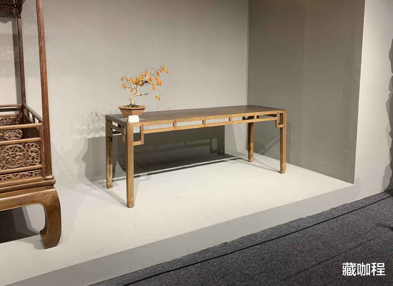 |麦穗形棕眼逼真，黄花梨四面平大画桌未成交